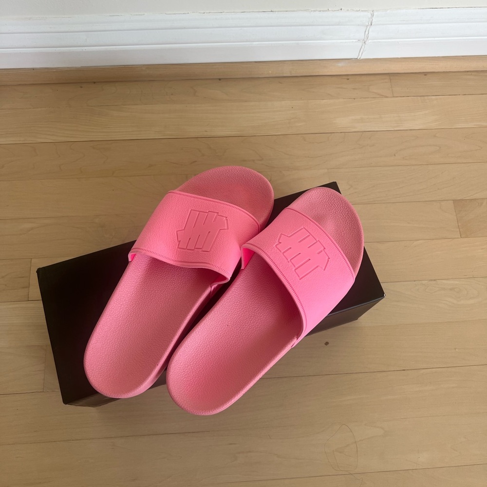 Undefeated Women's Vibrant Pink Slippers